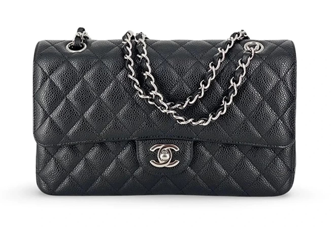 Chanel Чёрная стёганая сумка с клапаном